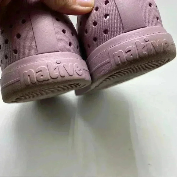 Native Jefferson rubber sneaker sustainable washable size woman 10 and men 8 - Picture 7 of 9